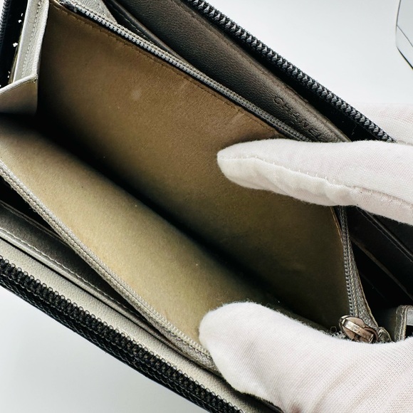 Chanel Large Puffy Zip around wallet - Picture 11 of 13